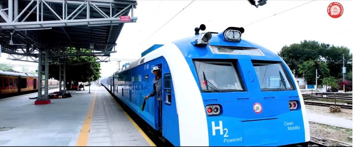 India Launches First Indigenous Hydrogen-Powered Train on Jind-Sonipat Route